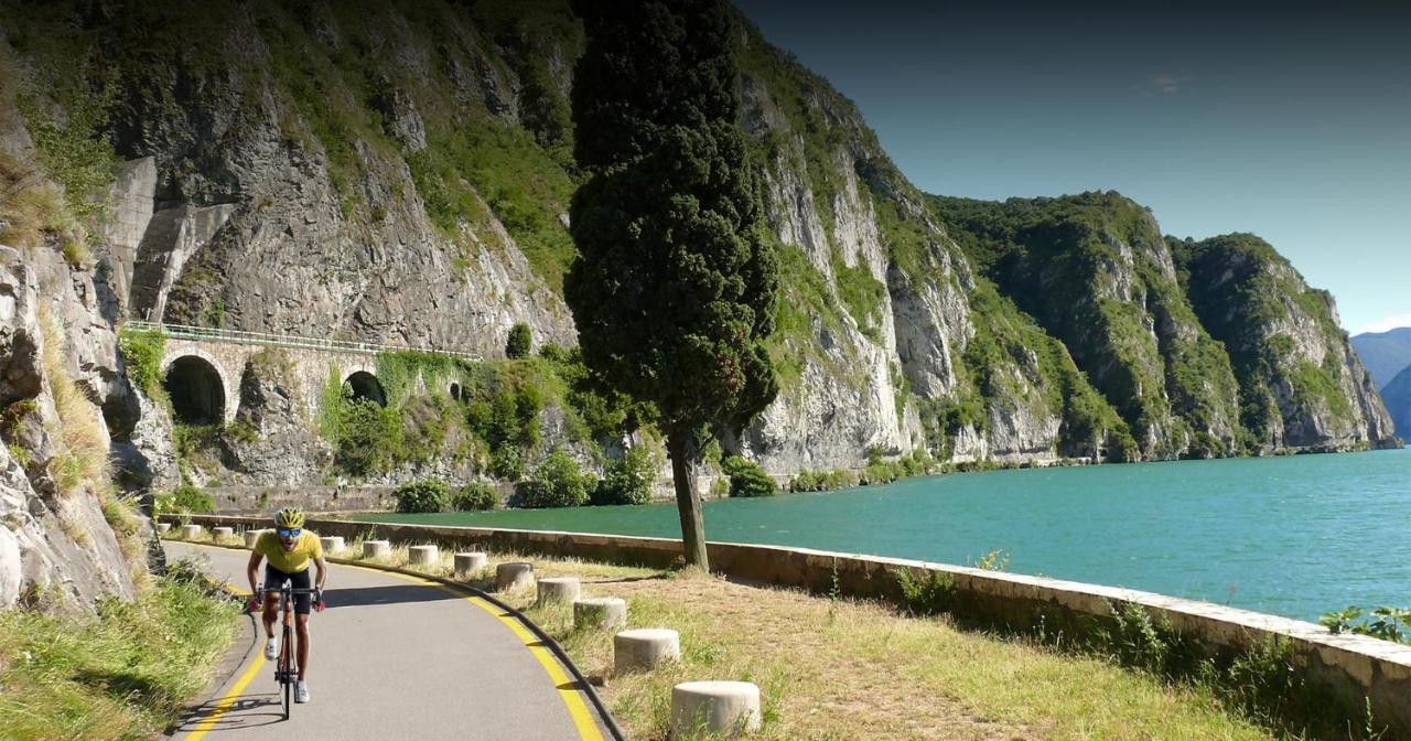 Residenza Di Prestigio In Riva Al Lago Marone Loft エクステリア 写真