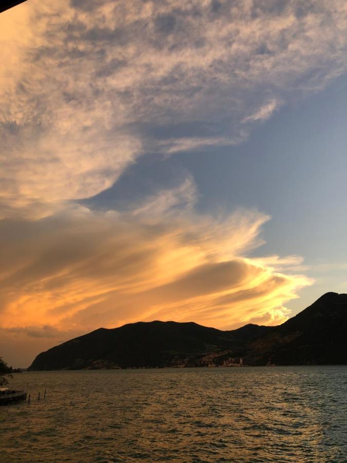 Residenza Di Prestigio In Riva Al Lago Marone Loft エクステリア 写真