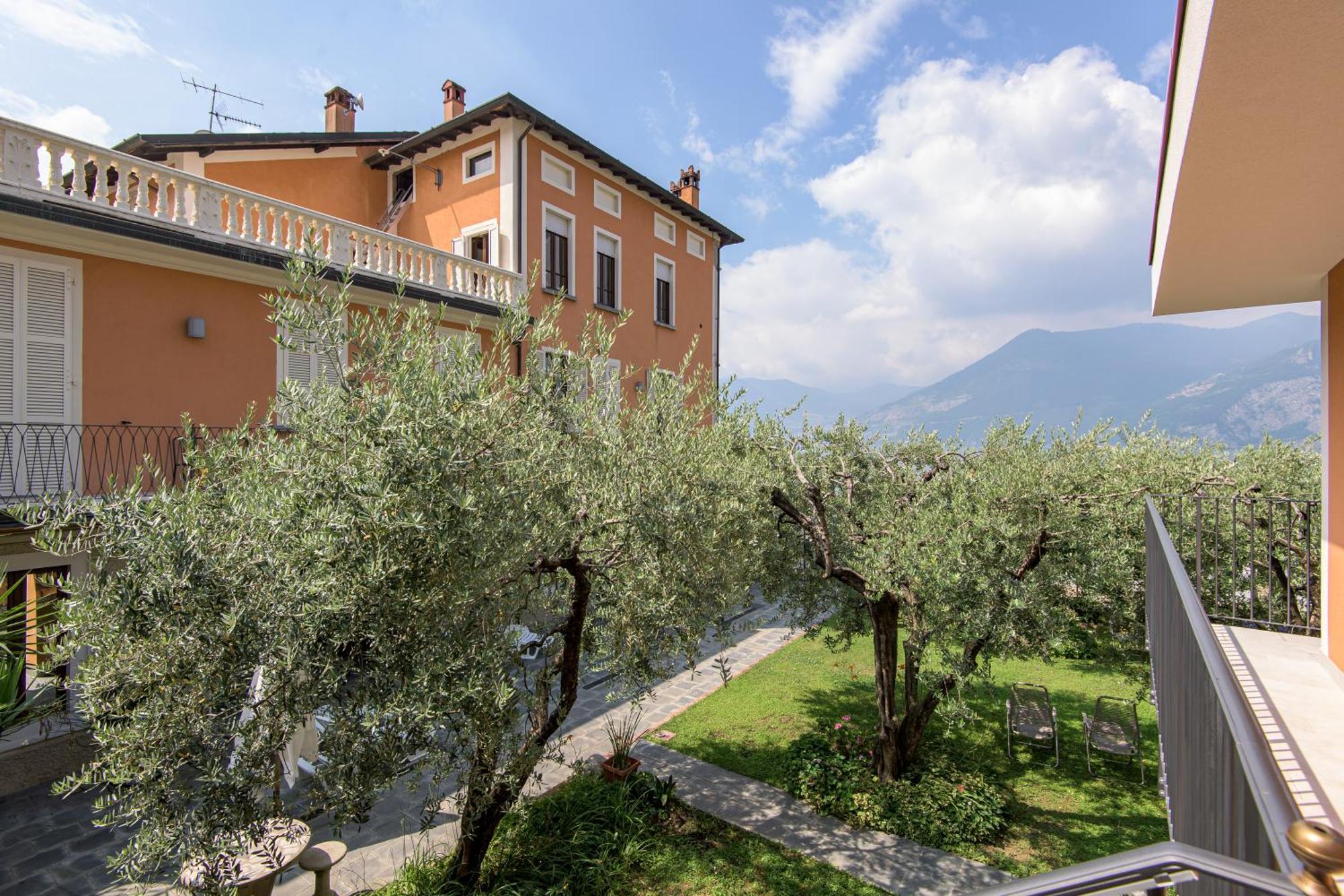 Residenza Di Prestigio In Riva Al Lago Marone Loft エクステリア 写真